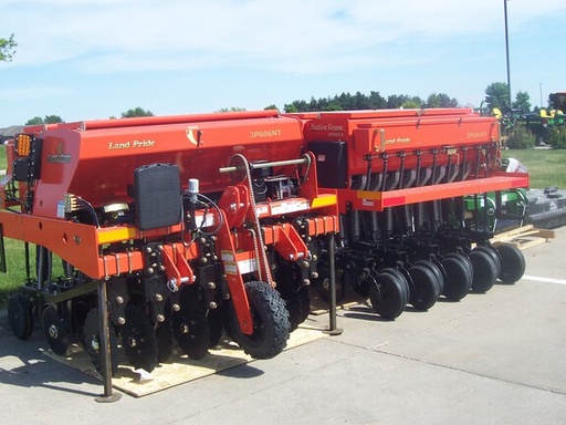 https://photos.machinefinder.com/60/5679860/79948139_large_60219.jpg